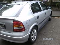 Gebraucht Opel Astra 84 PS (61 kW) 2002 Silber metallic Limousine