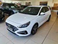 Gebraucht Hyundai i30 120 PS (88 kW) 2022 Weiß Limousine