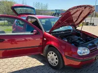 Używany VW Golf IV 75 KM (55 kW) 2000 Czerwony Sedan/Limuzyna