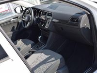 Gebraucht VW Tiguan Life 150 PS (110 kW) 2023 Pure white SUV