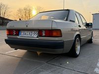 Gebraucht Mercedes 190 109 PS (80 kW) 1991 Gold Limousine