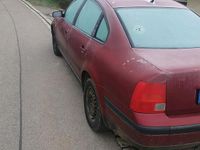 Gebraucht VW Passat 118 PS (86 kW) 1998 Rot Limousine