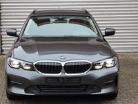 Gebraucht BMW 320 Advantage 190 PS (139 kW) 2019 Grau Kombi