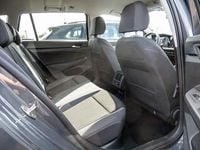 Używany VW Golf VIII Active 150 KM (110 kW) 2023 Szary Kombi