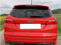 Gebraucht Ford Focus ST-Line 140 PS (102 kW) 2018 Rot Kombi