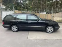Używany Mercedes E280 Avantgarde 204 KM (150 kW) 2003 Czarny Kombi