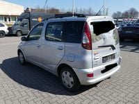Gebraucht Toyota Yaris Verso 84 PS (61 kW) 2004 Silber Van / Kleinbus