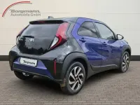 Neu Toyota Aygo X 72 PS (52 kW) 2025 8y8)/ black mica (209) (blau SUV