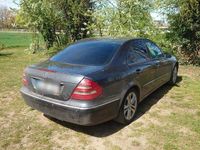 Gebraucht Mercedes E220 150 PS (110 kW) 2003 Blau Limousine