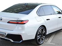 Neu BMW 740 Performance 299 PS (219 kW) 2025 Mineralweiss metallic Limousine