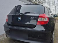 Gebraucht BMW 118 122 PS (89 kW) 2007 Schwarz Kleinwagen