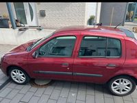 Używany Renault Clio II Dynamique 75 KM (55 kW) 2002 Czarny Sedan/Limuzyna