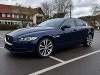 Gebraucht Jaguar XE Portfolio 179 PS (131 kW) 2016 Blau Limousine