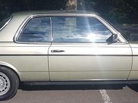 Gebraucht Mercedes 230 136 PS (100 kW) 1983 Grün Coupé