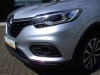 Gebraucht Renault Kadjar Zen 140 PS (102 kW) 2021 Silber metallic SUV