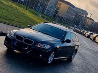 Gebraucht BMW 318 143 PS (105 kW) 2012 Schwarz Kombi