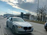 Gebraucht BMW 740 306 PS (225 kW) 2012 Grau Limousine