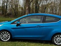 Gebraucht Ford Fiesta Titanium 101 PS (74 kW) 2014 Blau Kleinwagen