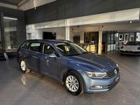Gebraucht VW Passat Comfortline 120 PS (88 kW) 2015 Harvard blue metallic (metallic) Kombi