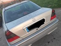 Second-hand Mercedes C180 122 CP (89 kW) 1998 Argintiu Berlinǎ