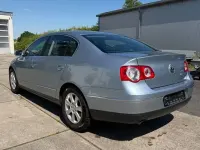 Gebraucht VW Passat Comfortline 116 PS (85 kW) 2005 Blau Limousine