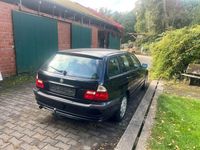 Gebraucht BMW 318 118 PS (86 kW) 2000 Schwarz Kombi