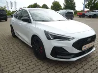 Gebraucht Ford Focus ST 280 PS (205 kW) 2024 Weiß Limousine