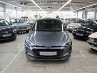 Gebraucht Hyundai i20 Passion 101 PS (74 kW) 2016 Grau Limousine
