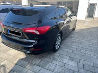Gebraucht Ford Focus ST-Line 120 PS (88 kW) 2018 Schwarz Kombi