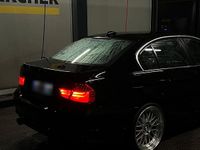 Gebraucht BMW 325 218 PS (160 kW) 2008 Schwarz Limousine