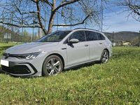Second-hand VW Golf VIII R-line 150 CP (110 kW) 2023 Gri Break