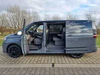 Gebraucht VW Multivan Edition 150 PS (110 kW) 2025 Grau Van / Kleinbus