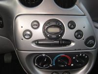 Gebraucht Ford Ka Basis 60 PS (44 kW) 2000 Grün metallic Kleinwagen