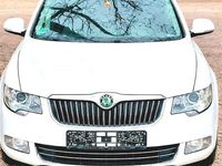Gebraucht Skoda Superb 140 PS (102 kW) 2011 Weiß Kombi