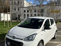 gebraucht Hyundai i10 i10 iA weiß Autoweiss Kleinwagen Car