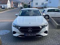 Gebraucht Mercedes E200 204 PS (150 kW) 2024 Weiß Limousine