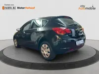 Gebraucht Opel Astra Edition 116 PS (85 kW) 2010 Saphirschwarz/black sapphire Limousine