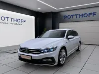 Gebraucht VW Passat Elegance 193 PS (141 kW) 2024 Gletscherweiß metallic Kombi