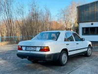 Gebraucht Mercedes 200 72 PS (52 kW) 1988 Limousine