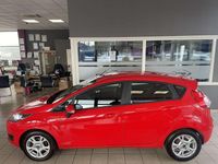 Gebraucht Ford Fiesta 101 PS (74 kW) 2014 Rot Kleinwagen