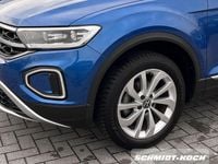 Gebraucht VW T-Roc Style 150 PS (110 kW) 2023 Ravennablau (blau) SUV