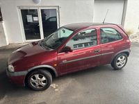 Usata Opel Corsa 65 CV (47 kW) 2000 Rosso Utilitaria