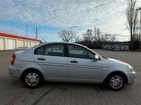 Gebraucht Hyundai Accent 97 PS (71 kW) 2008 Silber Limousine