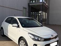 Gebraucht Kia Rio 84 PS (61 kW) 2018 Weiß Limousine