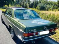 Gebraucht Mercedes 280 185 PS (136 kW) 1977 Grün Coupé
