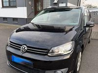 Gebraucht VW Touran Cup 105 PS (77 kW) 2014 Schwarz Van / Kleinbus