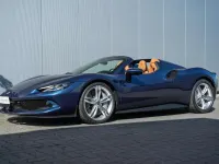 Używany Ferrari 296 829 KM (609 kW) 2025 Niebieski Kabriolet