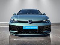 Gebraucht VW Passat R-line 193 PS (141 kW) 2024 Grün Kombi
