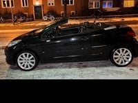 Gebraucht Peugeot 207 CC 120 PS (88 kW) 2011 Schwarz Cabrio