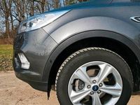 Gebraucht Ford Kuga Cool & Connect 150 PS (110 kW) 2018 Grau SUV